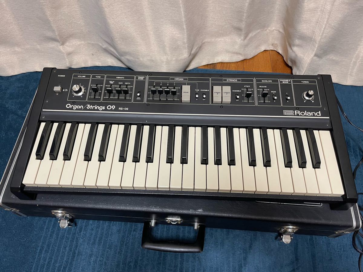 ジャンク】「ROLAND RS-09 シンセサイザー」 簡易動作OK ハードケース 