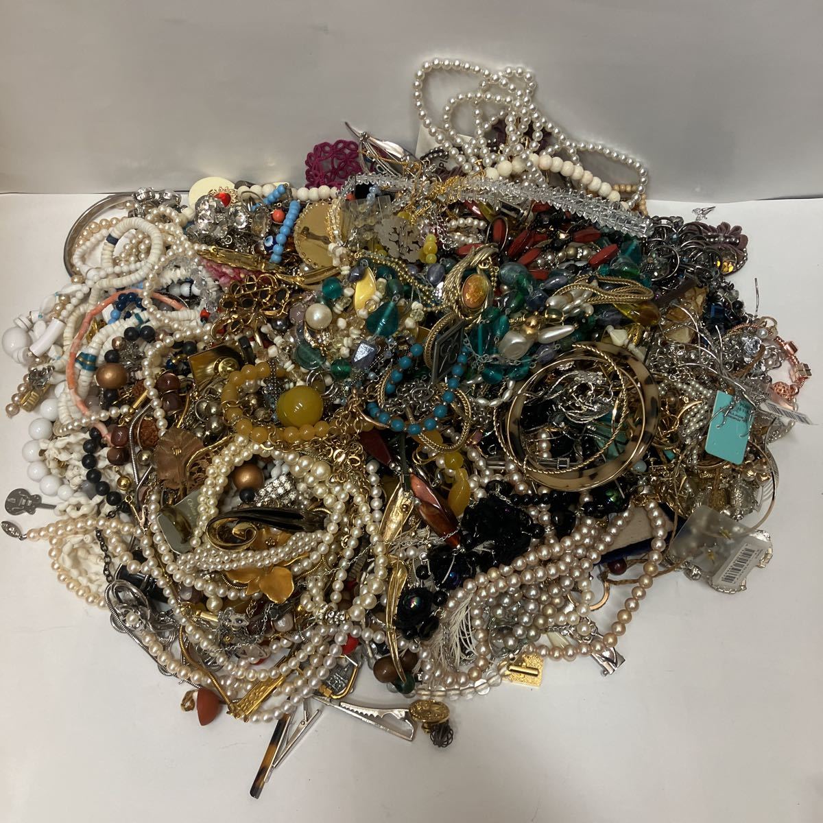 再出品】イミテーションアクセサリー 5kg まとめ売り大量セット22 5kg