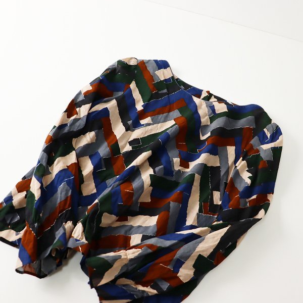 mina perhonen ミナペルホネン prism 総柄プリント コットンローン バックボタン ブラウス 36/ネイビーグレー【2400013362405】