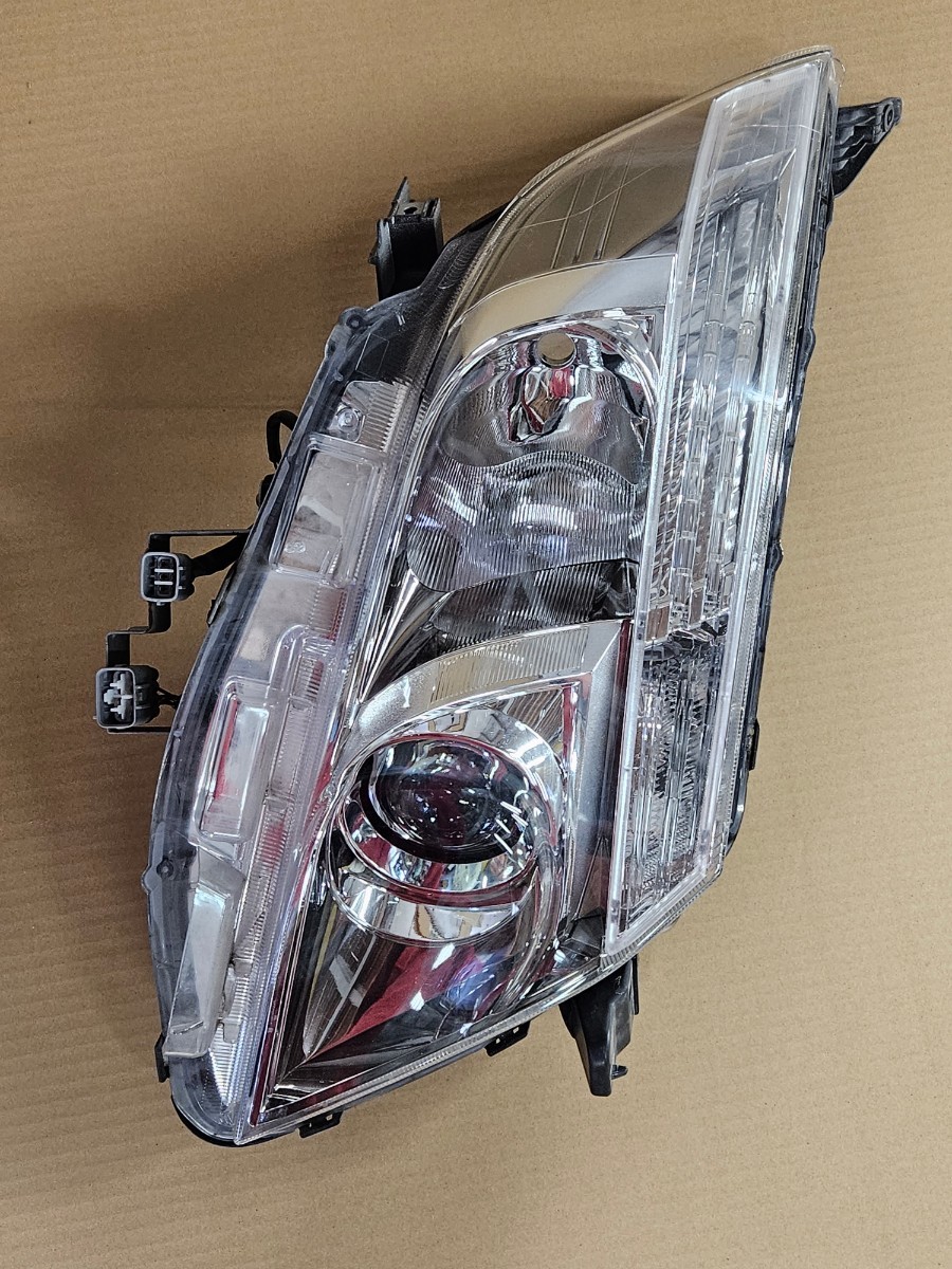 ノア エスクァイア エスクワイヤー 80系 右 ヘッドライト ユニット