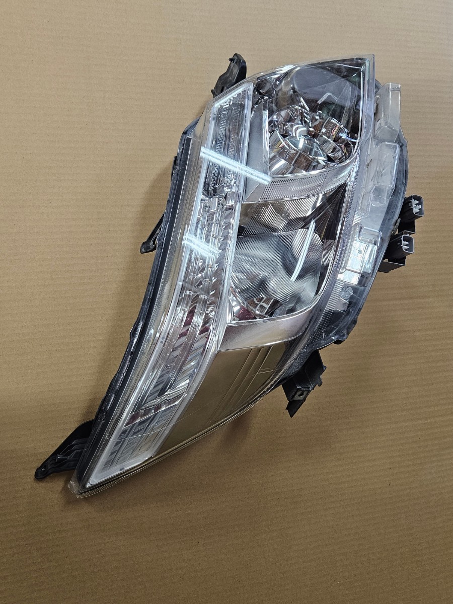 ノア エスクァイア エスクワイヤー 80系 右 ヘッドライト ユニット