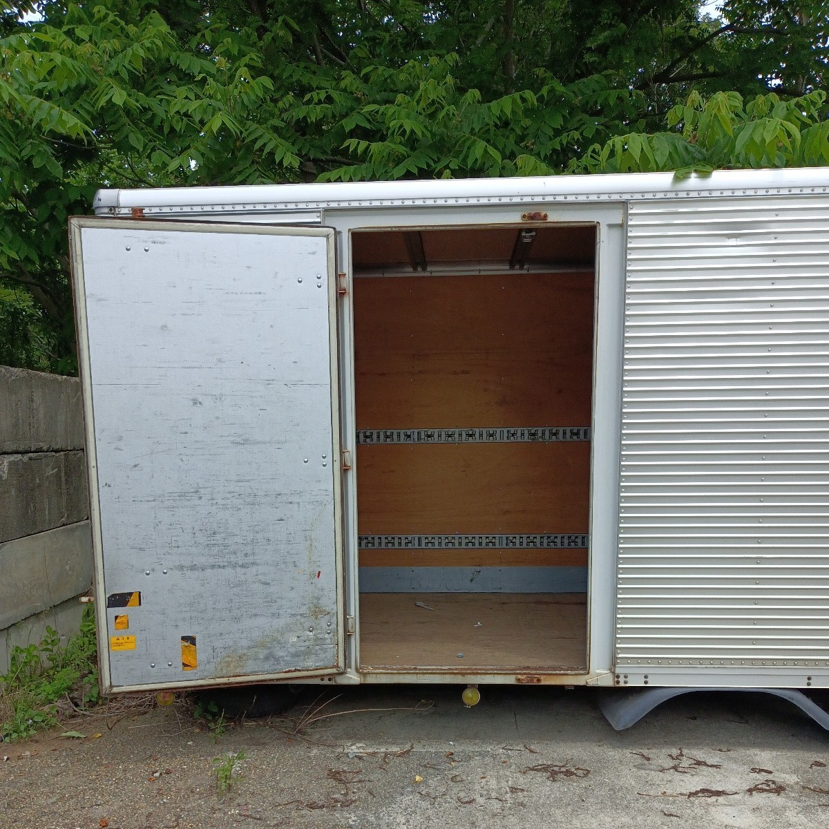 アルミコンテナ、3トン！ 中古コンテナ コンテナ倉庫 物置！引き取り  