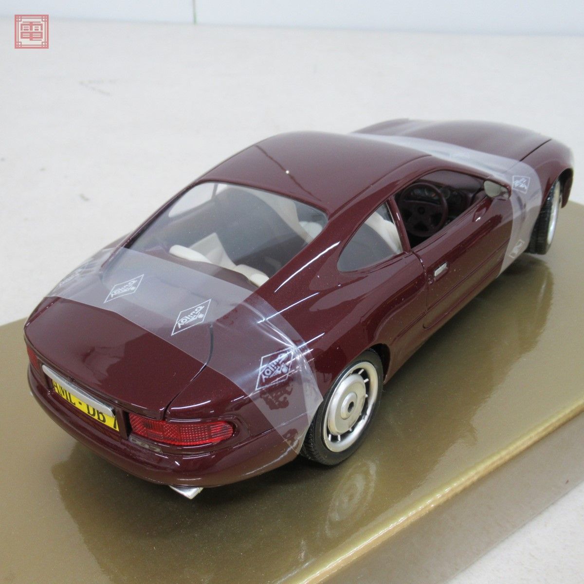 GUILOY製 アストン・マーチンDB7 マルーンカラー　1/18 中古品 ギロイ 1/18 アストンマーティン DB7 REF.67517/67550/BMW