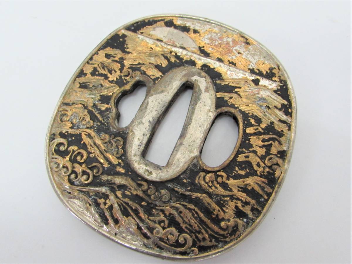 【期間限定価格】銅鍔 細工 短刀鍔　鐔 つば 時代物　刀装具 小道具 鍔 10 鍔 Zu 細工 刀鍔 日本刀装具 Zogan 銅地 無銘 鍔：波文枯木