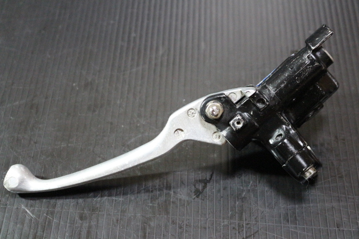 NSF100 nsr50 フロントブレーキキャリパー マスターシリンダー レバー