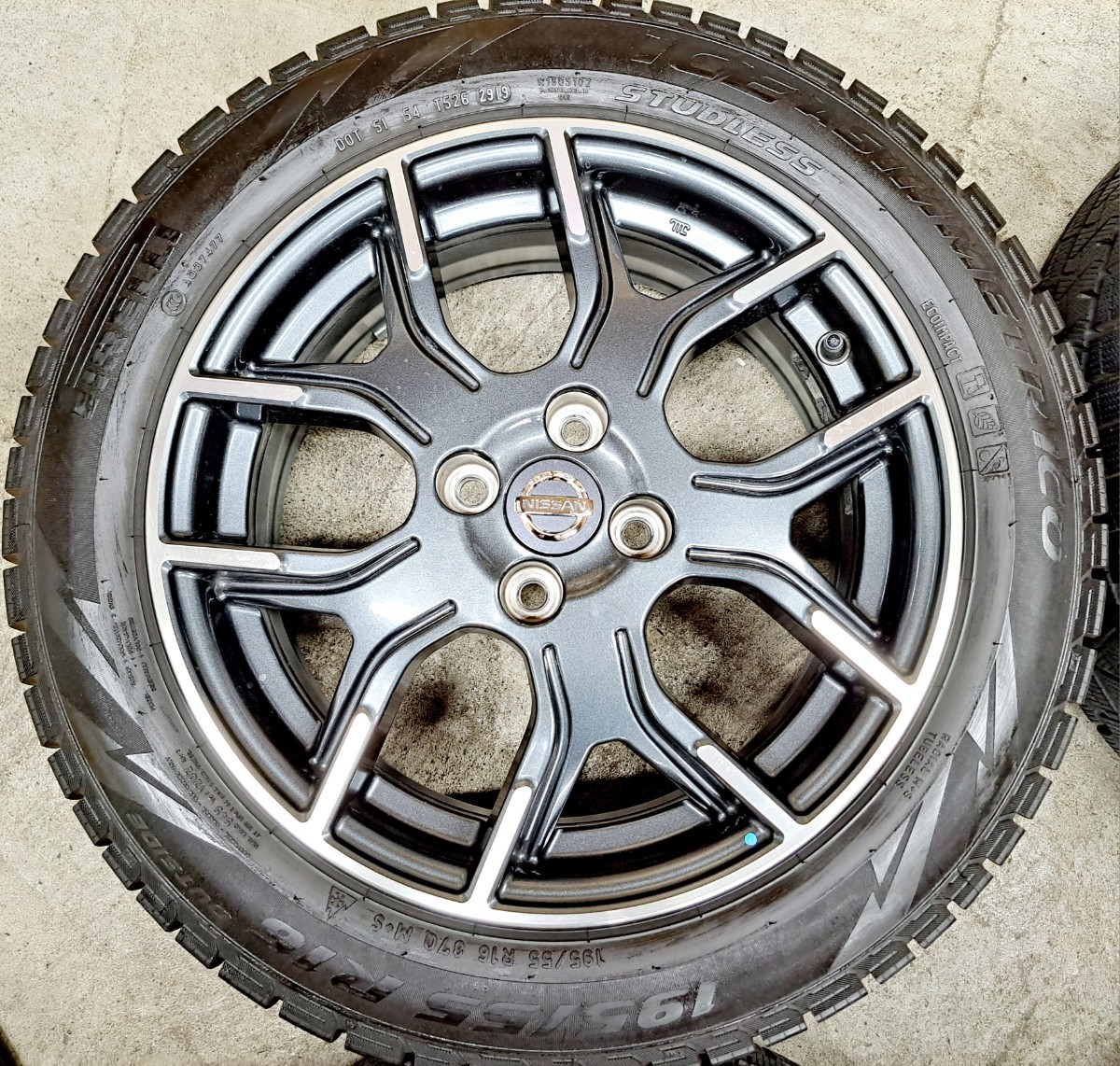 専用出品 極上品】日産 ノート ニスモ 純正 ホイールタイヤ 6.5J PCD100 2019年