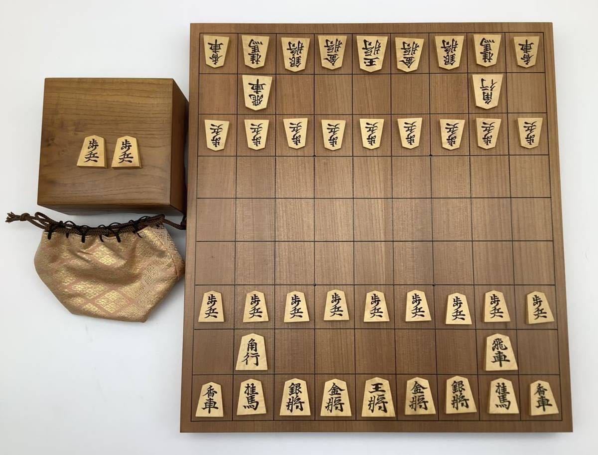 E 将棋 将棋駒 清峰作 清安書 彫駒 / 駒箱 駒袋付(将棋)｜売買されたオークション情報、yahooの商品情報をアーカイブ公開 ...