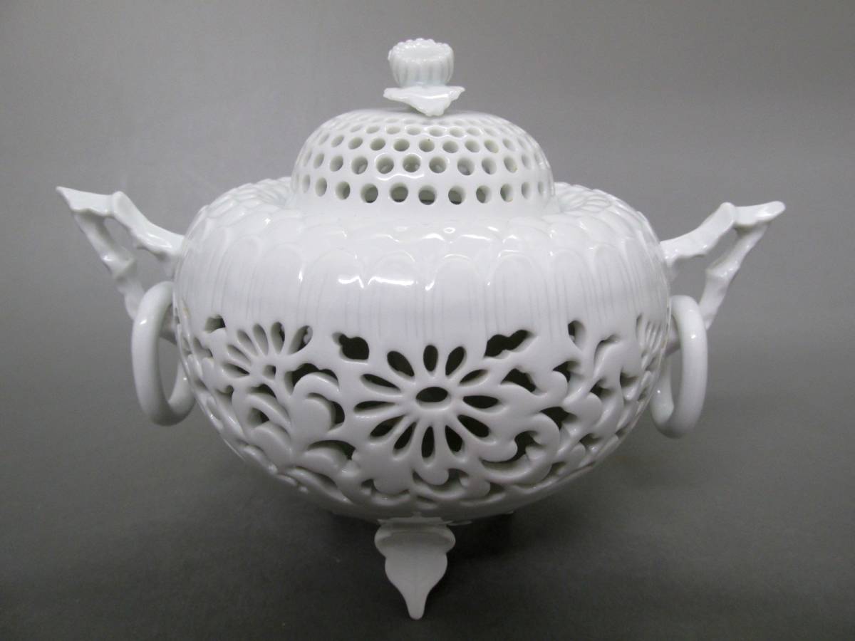 有田焼 杉原一壷 白磁 香炉 透かし 三つ足 香道具 共箱付き 有田焼 杉原一壷 白磁 香炉 透かし 三つ足 香道具 共箱付き 有田焼