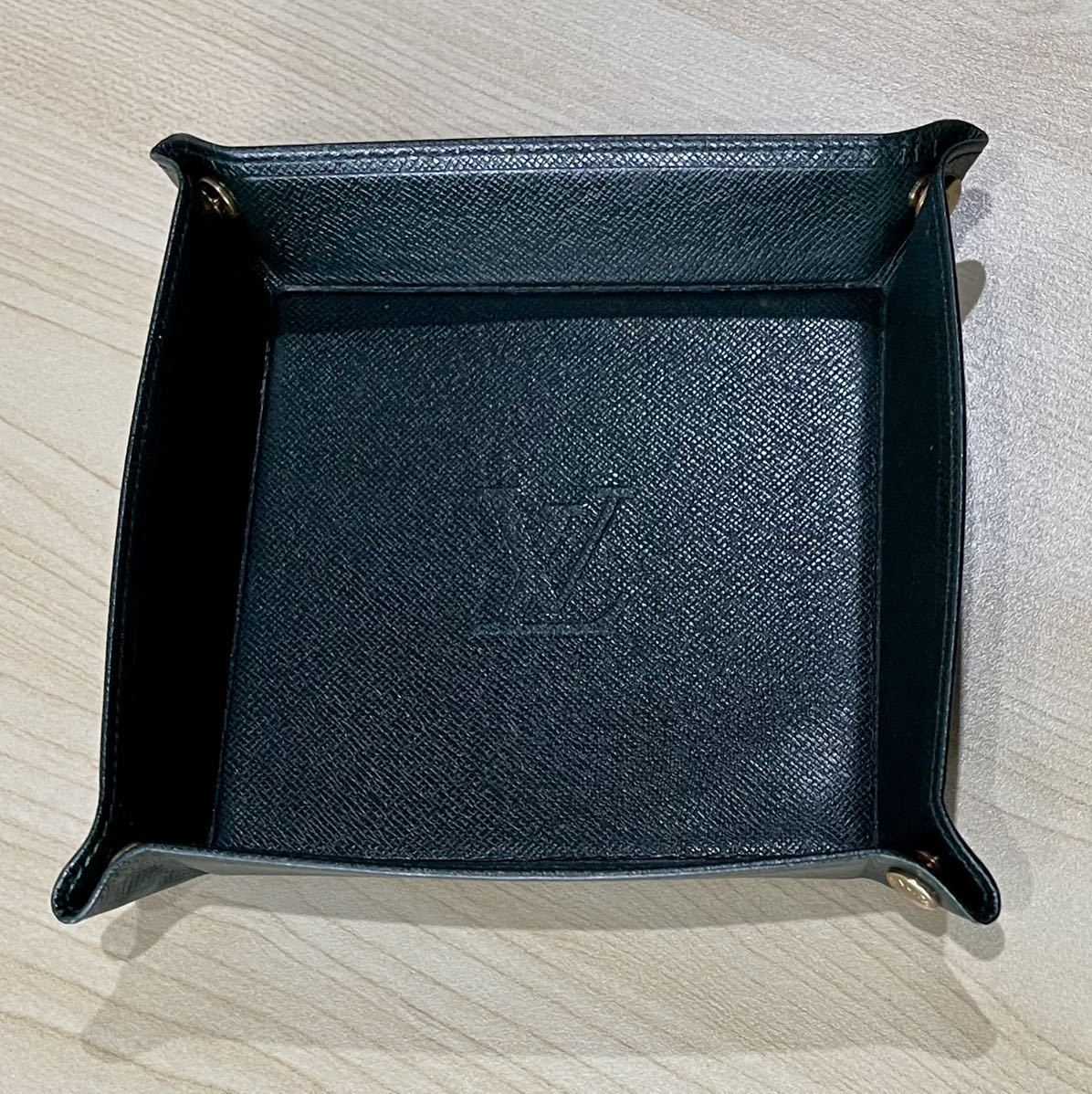 LOUIS VUITTON ルイヴィトン ロゴ ジュエリートレイ ノベルティ 小物