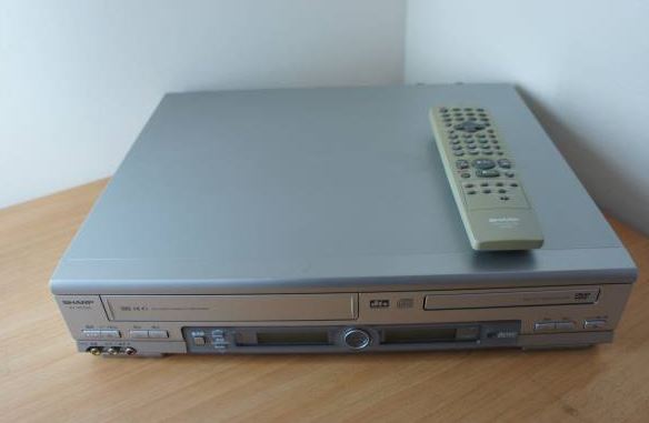 SHARP DV-NC550 DVD一体型　VHS　ビデオデッキ