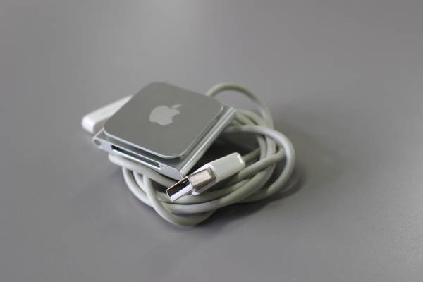 apple iPod nano 8GB MC525J/A シルバー 第6世代 Apple iPod nano