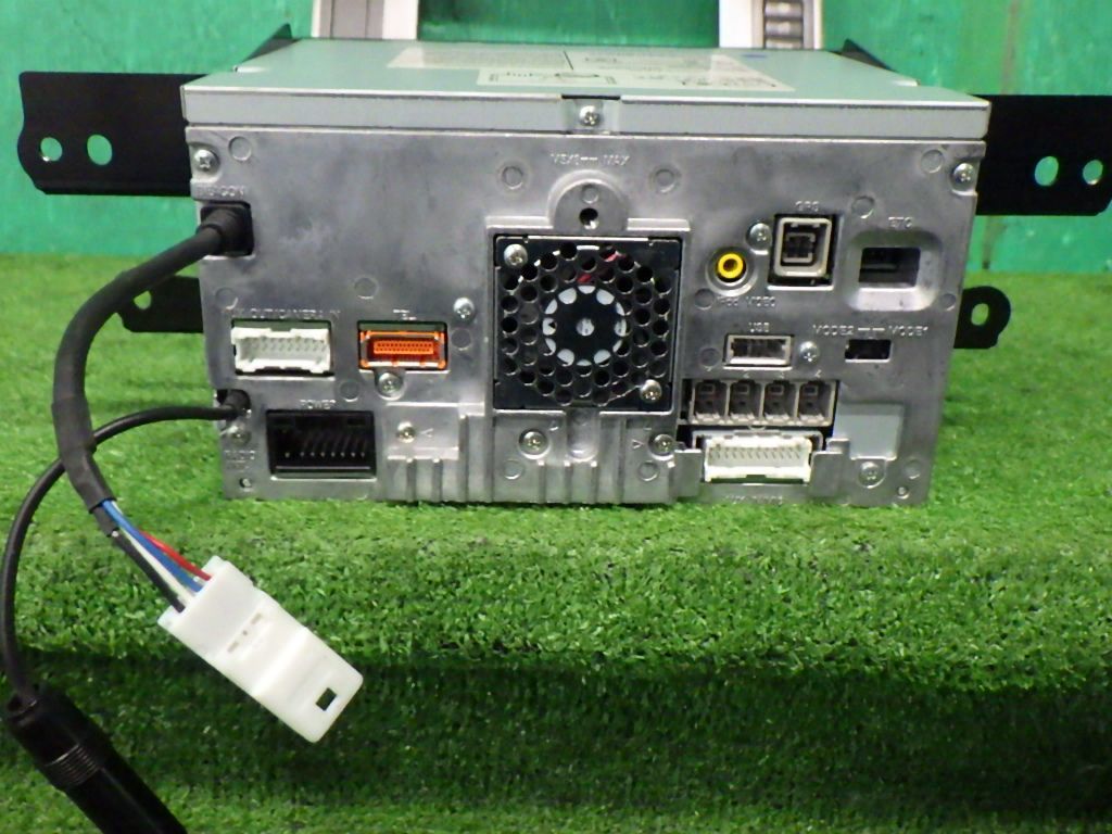 VIE-X088 8インチALPINE HDDナビ フルセグ 50エスティマ用パネル付 