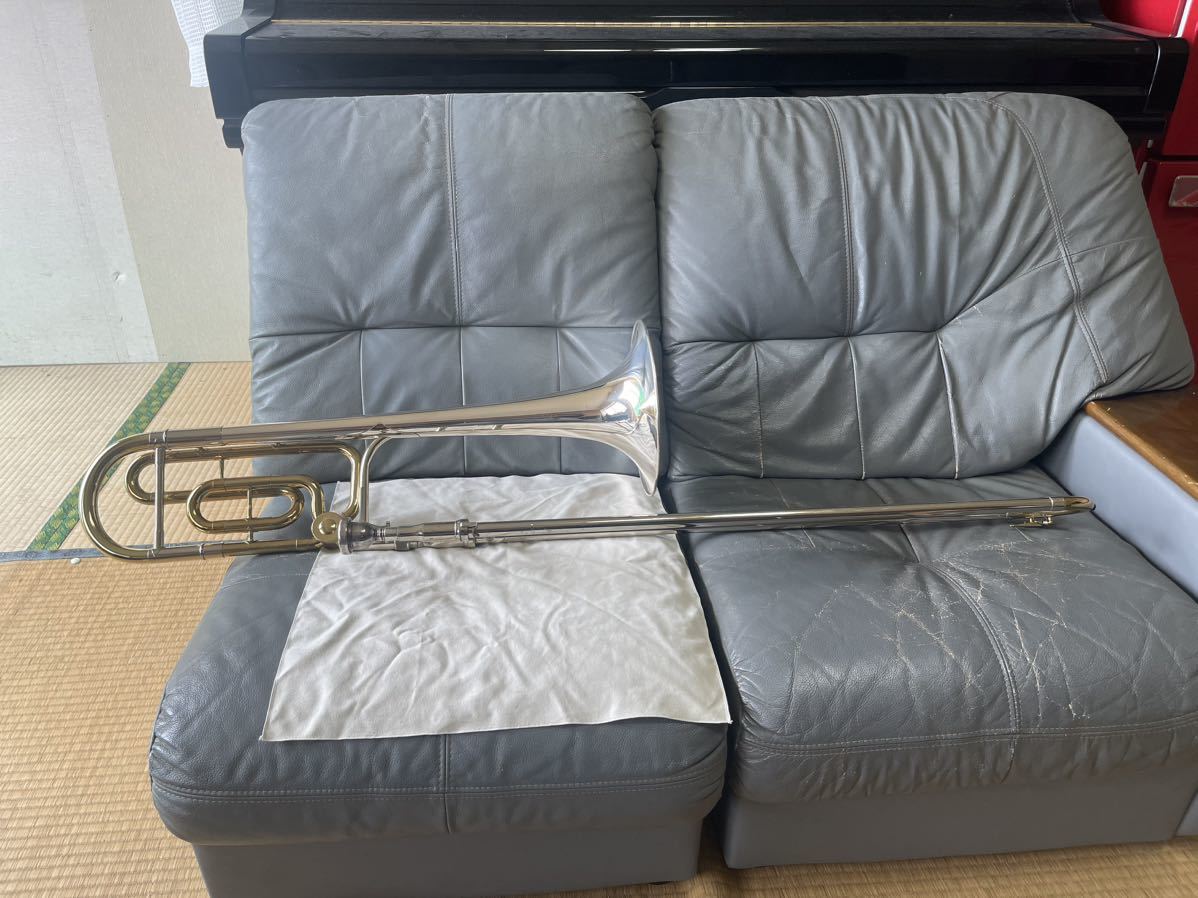 KING テナーバストロンボーン 2104FAM 4B シルバーソニック  