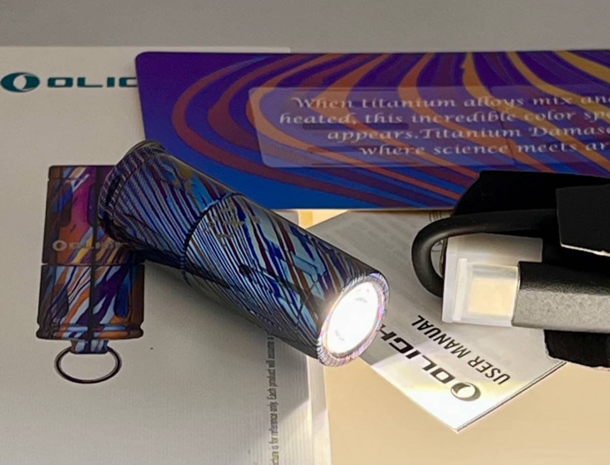 ☆オーライト☆ 超激レア Olight iXV チタンダマスカス LEDライト 懐中