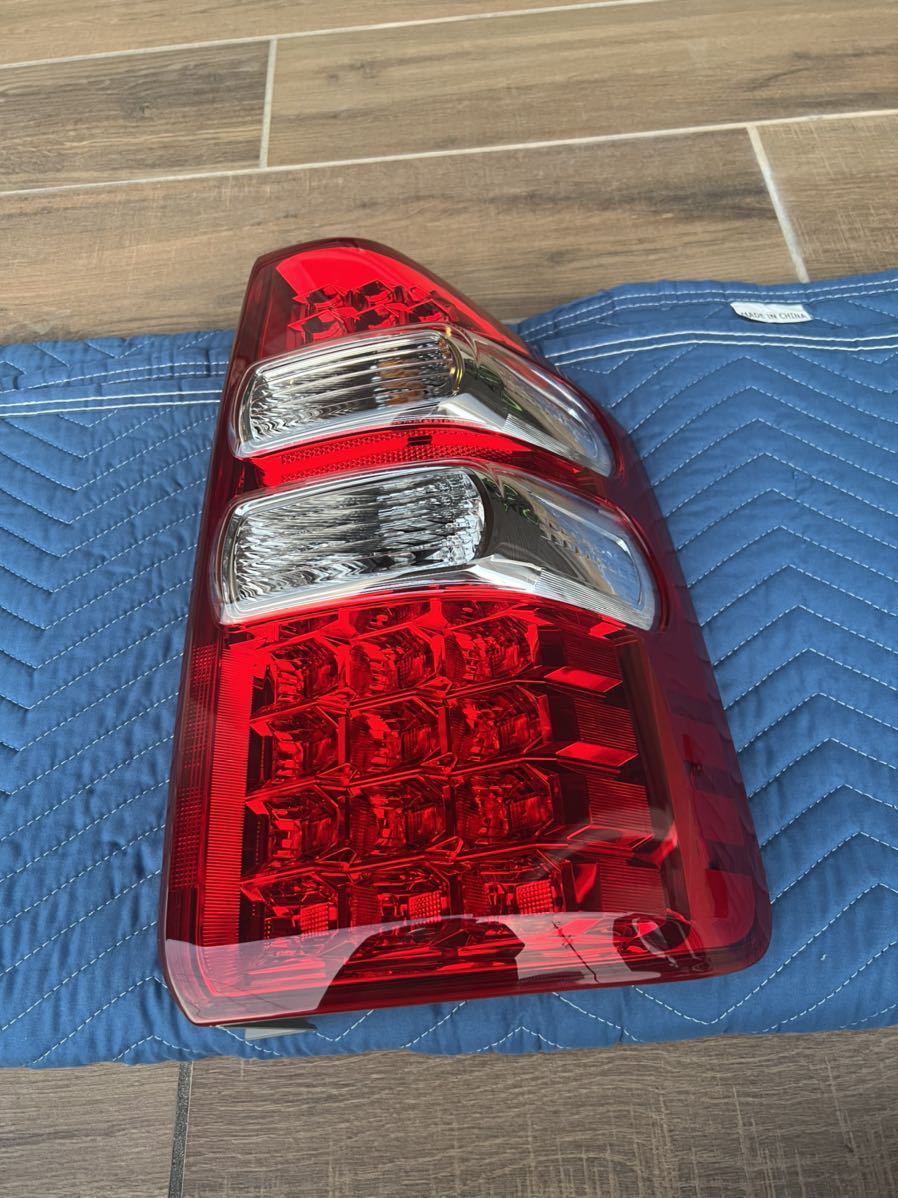 カローラフィールダー NZE141G 左テールランプ 13-101 LED クリア