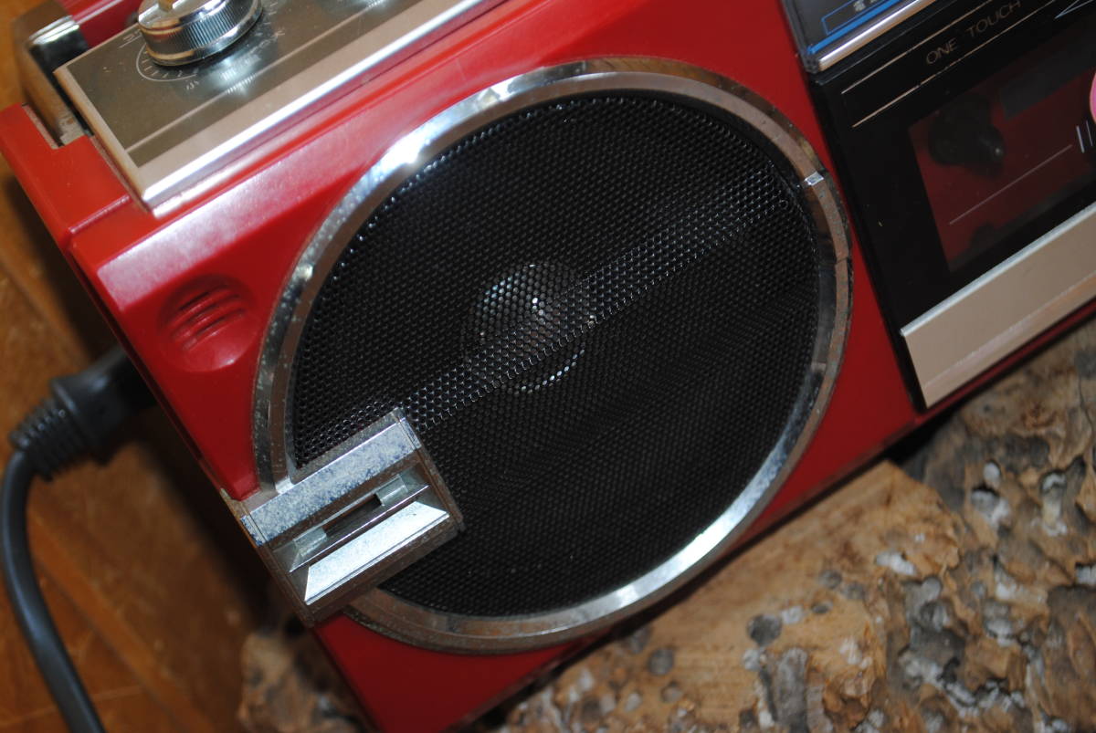 ね148【レトロ】SHARP QT-77R ラジカセ レッド FM・AMステレオダブル 