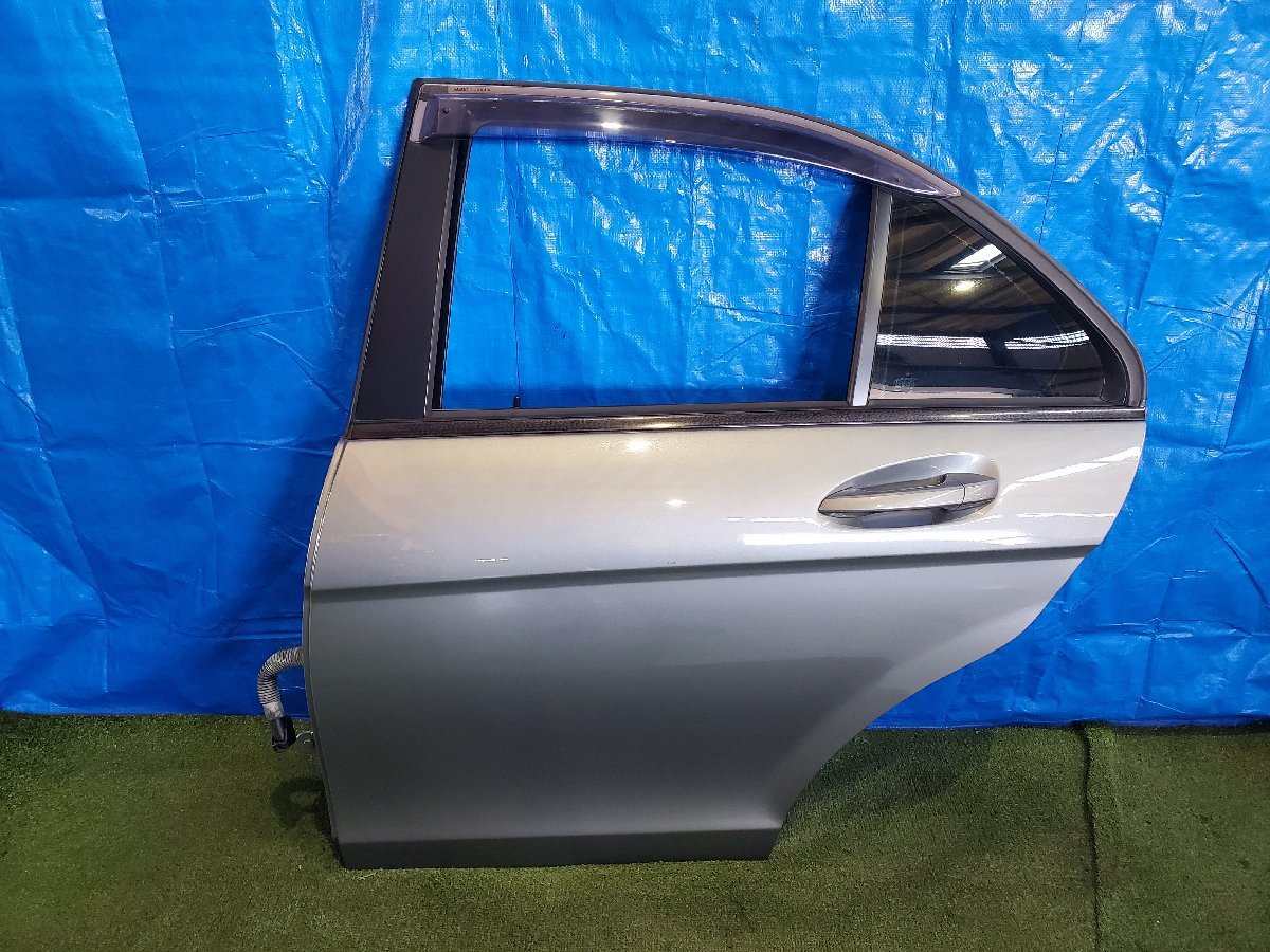 △ ドア リア 左 シルバー 792U ベンツ C200 W204 後期 セダン DBA
