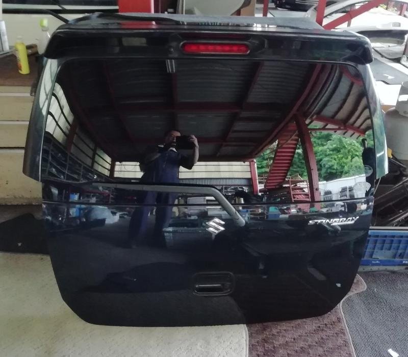 H21　ワゴンRスティングレー　MH23S　バックドア　スポイラー付　ZJ3