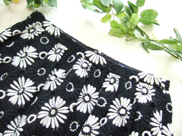 768☆新品同様エムズグレイシー豪華フラワー刺繍スカート黒白40 ◎自己