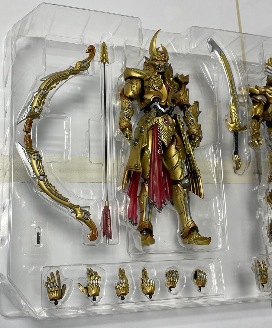 バンダイ 魔戒可動 炎刃騎士ゼン＆天弓騎士ガイ 金色Ver.セット 牙狼  