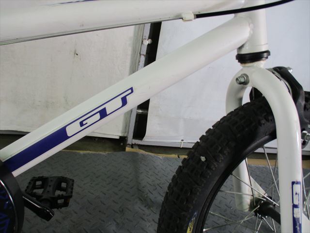 C885☆10000円☆整備済み 中古子供自転車 【16インチ 白 補助輪付き