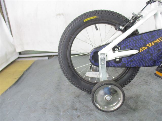 C885☆10000円☆整備済み 中古子供自転車 【16インチ 白 補助輪付き