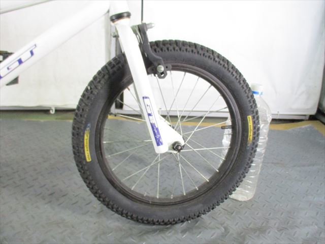 C885☆10000円☆整備済み 中古子供自転車 【16インチ 白 補助輪付き