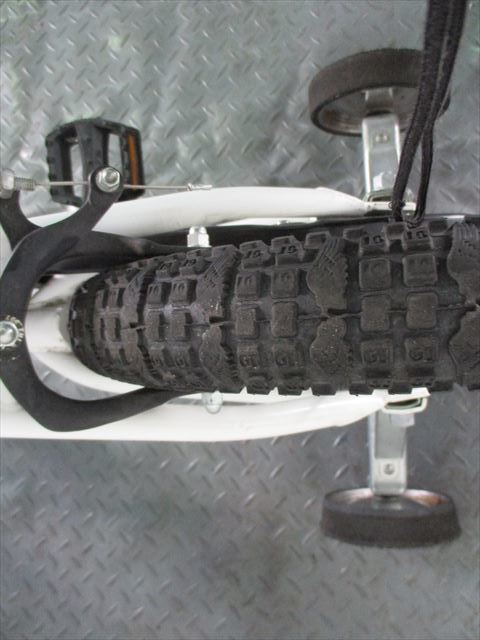 C885☆10000円☆整備済み 中古子供自転車 【16インチ 白 補助輪付き