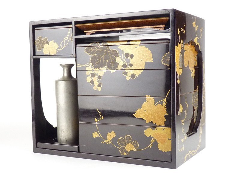 都屋】8 時代 黒塗 葡萄蒔絵 野弁当 幅 約37cm×約21.5