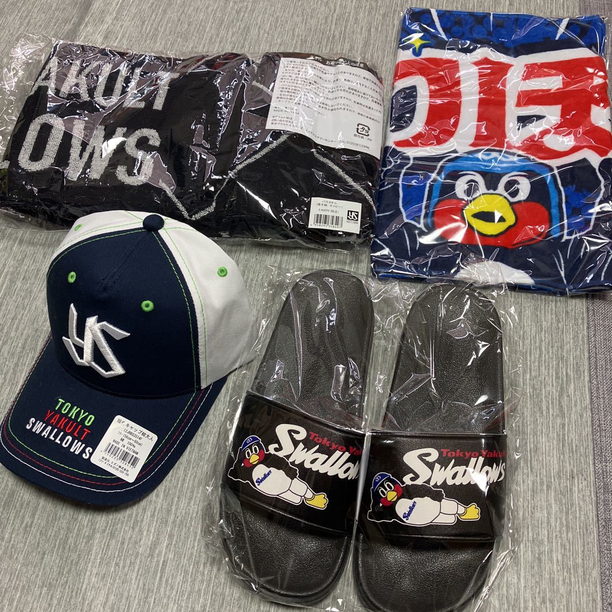 【新品】【送料無料】ヤクルトスワローズ4点セット★キャップ帽子 、スリッパ、バスタオル、フェイスタオル