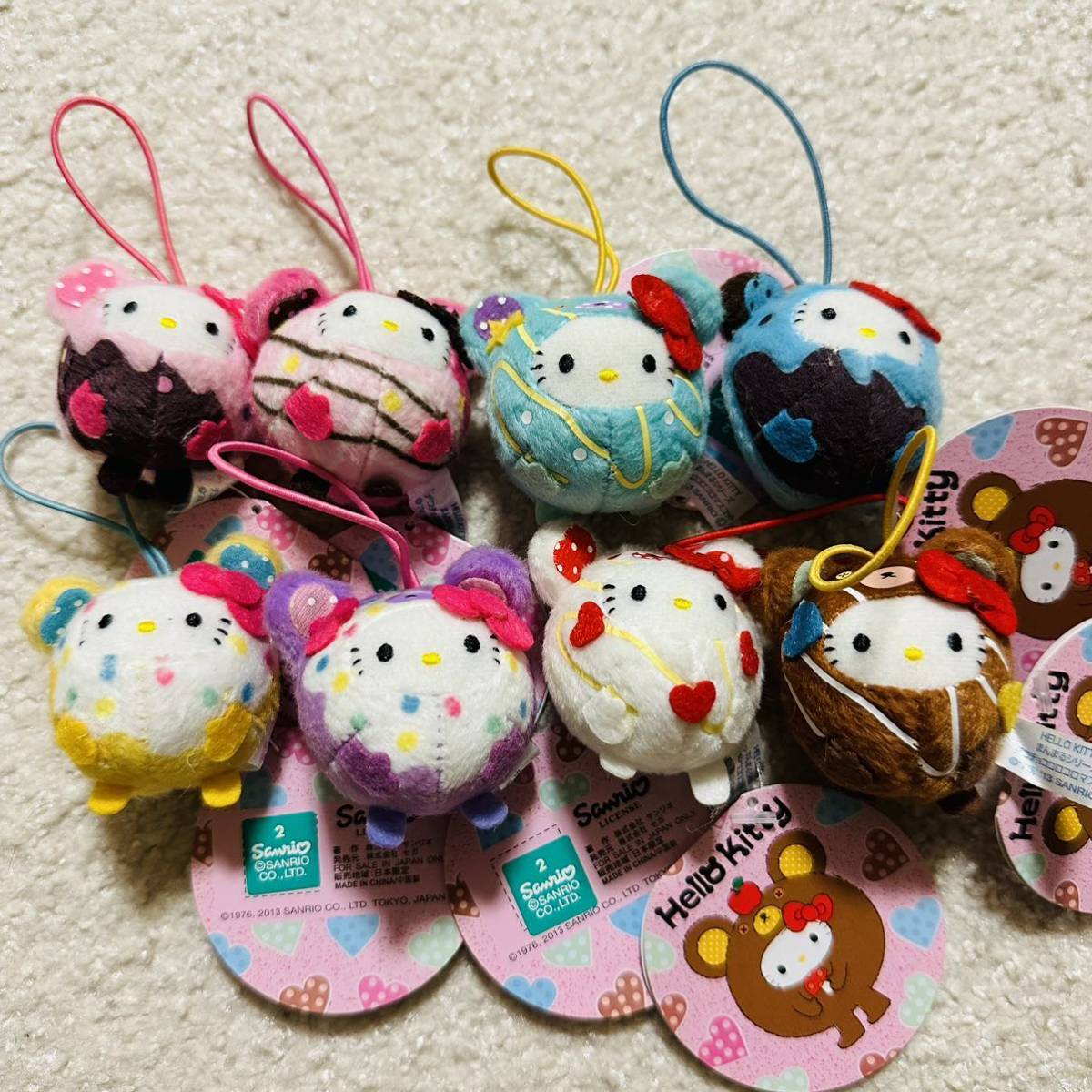 ハローキティ まんまるシリーズ デコチョコ コロコロ マスコット ぬいぐるみ