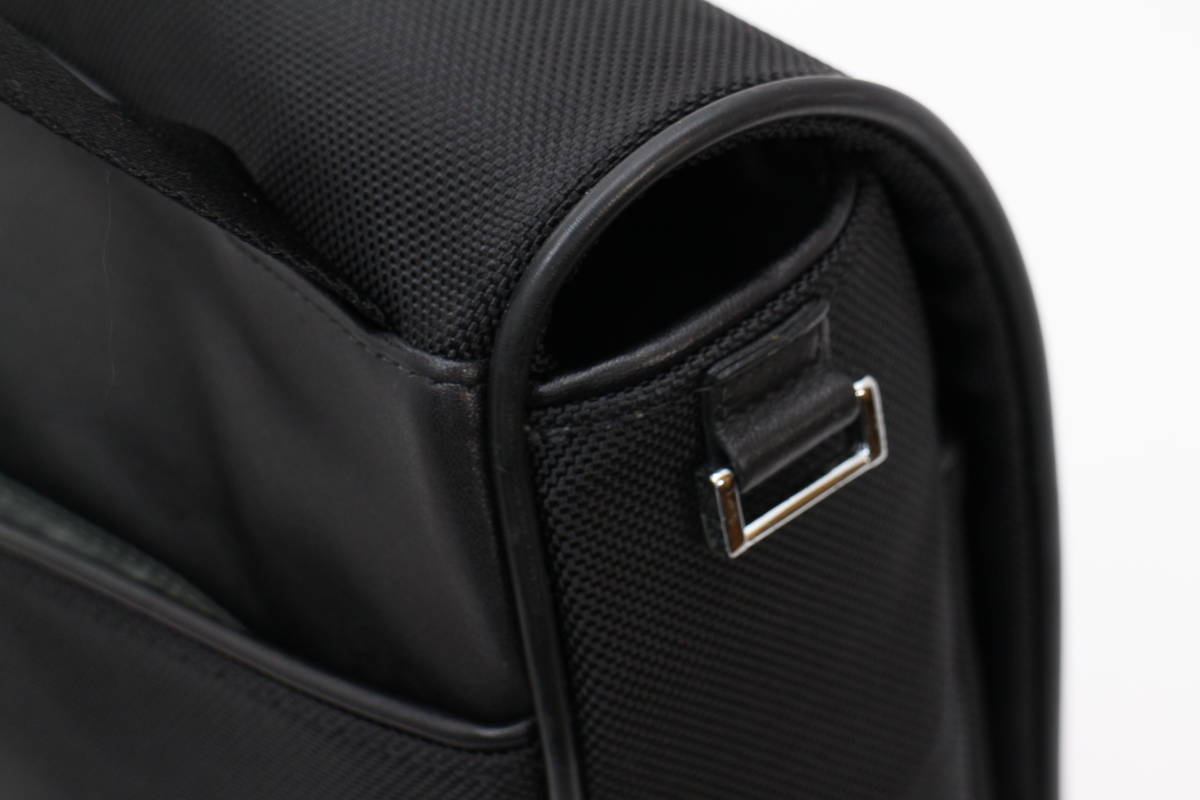 極美品】 トゥミ TUMI ショルダーバッグ 斜め掛け メッセンジャー 