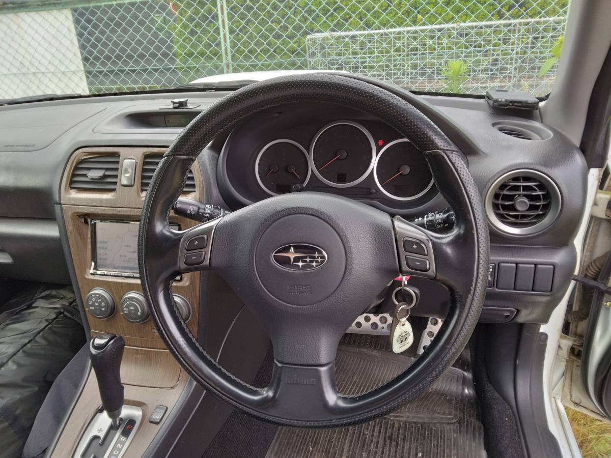 インプレッサスポーツワゴン WRX STI 4AT 白 内外装綺麗 リフトアップ可能 インプレッサスポーツワゴン ホワイト系(白)の中古車を探すなら スバル インプレッサハッチバックSTI・ホワイト(白)の中古車を探す 1.5R (ホワイト