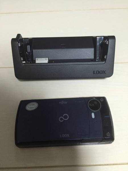 docomo Fujitsu F-07C 携帯電話本体 クレードル付 ムスビー docomo Fujitsu F-07C 携帯電話本体 クレードル付 ムスビー