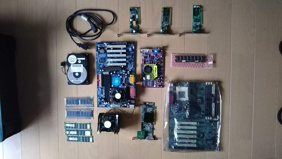 パソコン基盤　いろいろ メモリなど