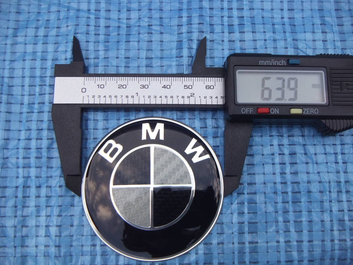 未使用! BMW ホイールセンターキャップ ブラック×ホワイト カーボン調 
