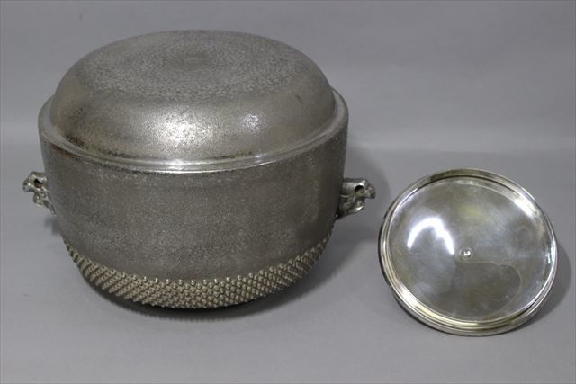 純銀刻印 槌目 銀瓶 387g トウオ 東さ7-0607☆2F 純銀刻印 槌目 銀瓶