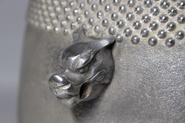 純銀刻印 槌目 銀瓶 387g トウオ 東さ7-0607☆2F 純銀刻印 槌目 銀瓶