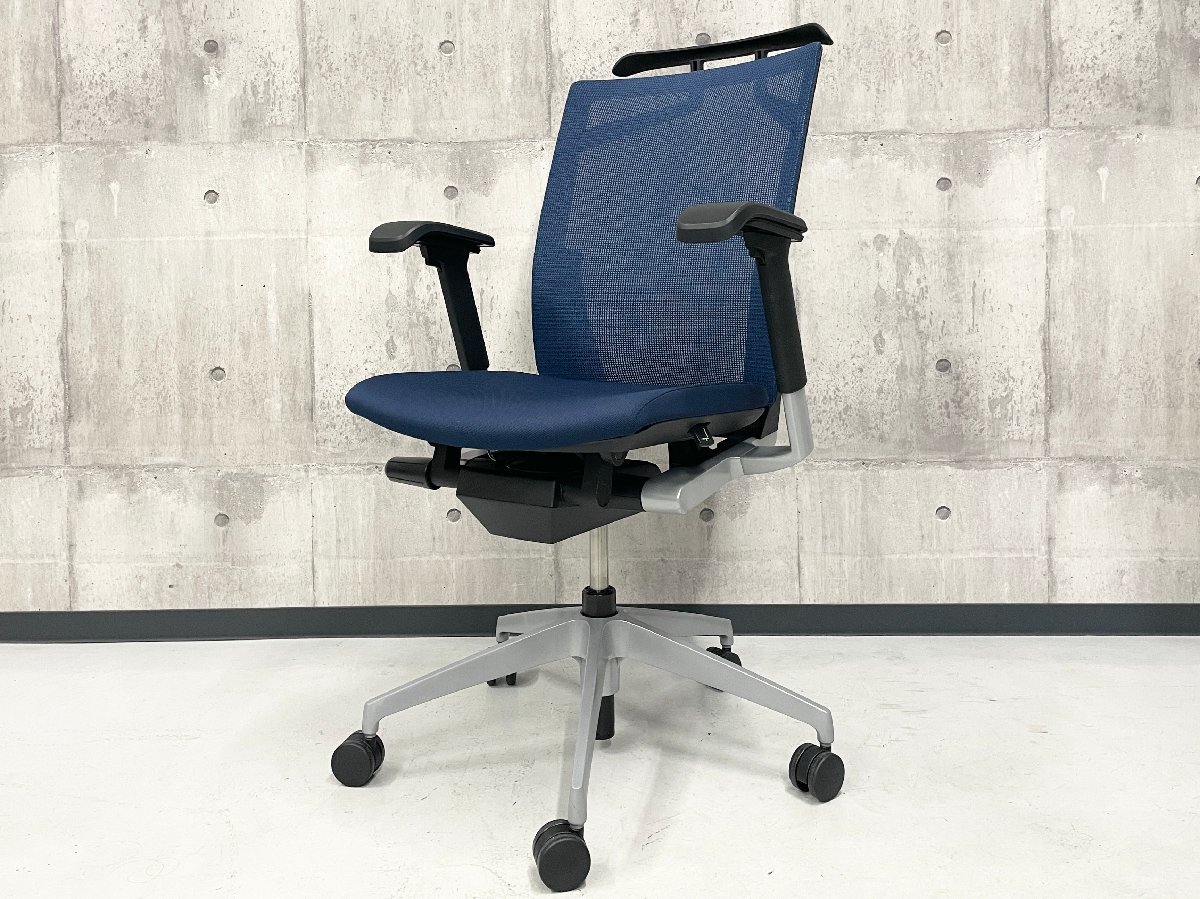 C-06057 ITOKI ヴェントチェア KE-837JBHZ5B2 イトーキ Vento 肘付ハイバックチェア ブラック 肘付き ハンガー付 2017年製 直接引取可能 ①