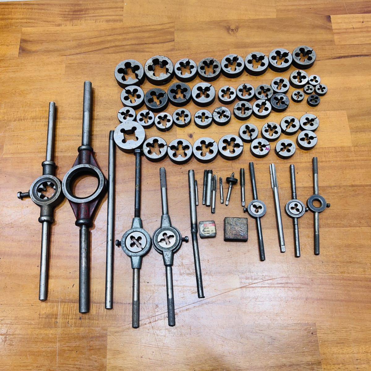 【新作登場，人気】 230707-92 タップダイス 切削工具 ねじ切り まとめてセット(その他)｜売買されたオークション情報、yahooの商品情報をアーカイブ公開 - オークファン その他