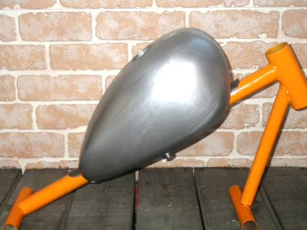 【お買い得，限定SALE】 ＿＿ ピーナッツ タンク ロートンネル ワッセルタイプ 汎用 バルカン W400 W650 250TR エストレア Z250LTD エリミネーター KZ等に(ホンダ用)｜売買されたオークション情報、yahooの商品情報をアーカ ホンダ用