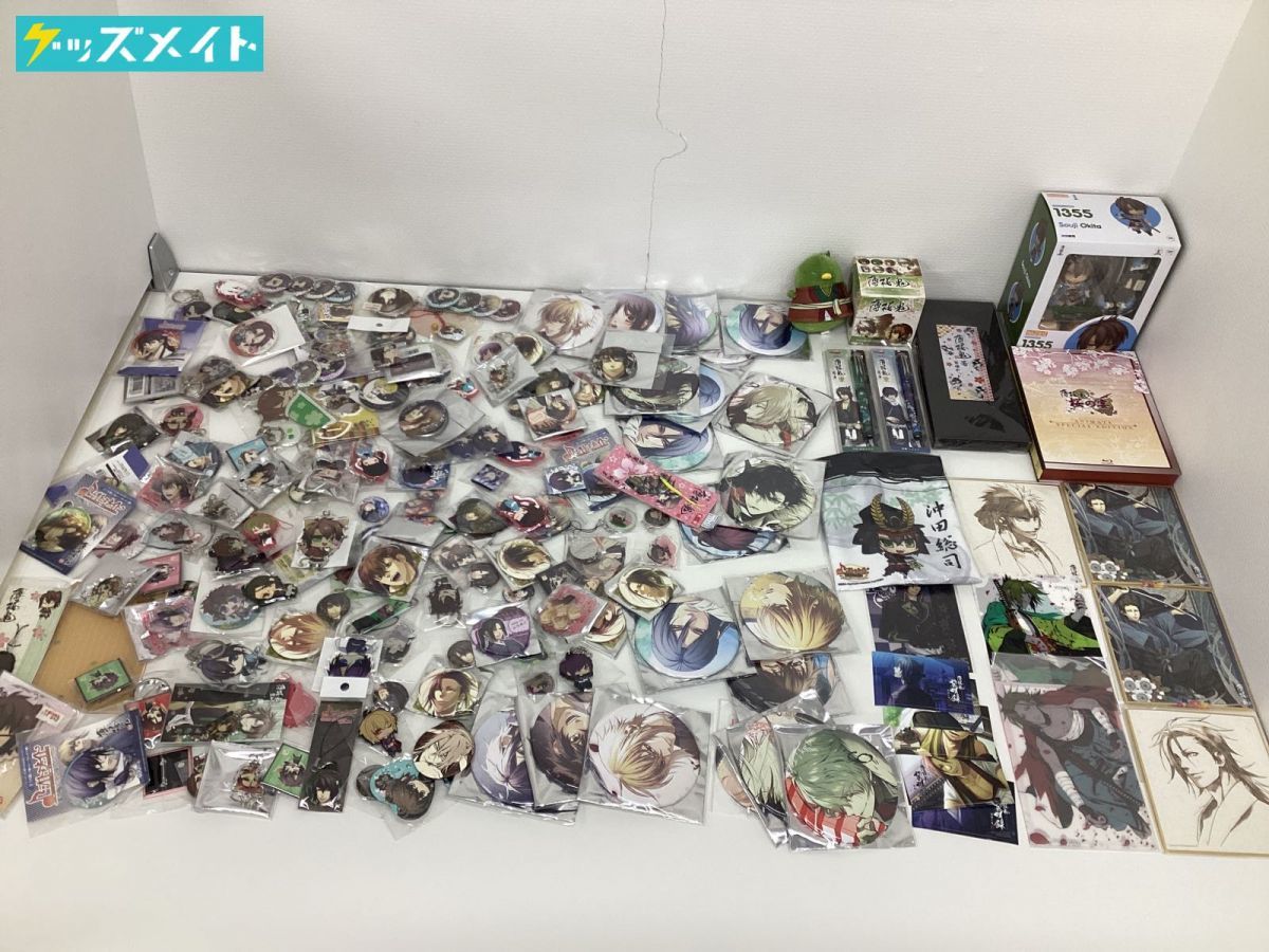 【現状】 薄桜鬼 グッズ まとめ売り ねんどろいど 缶バッジ アクキー 紙類 色紙 携帯筆ペン ブルーレイ 他