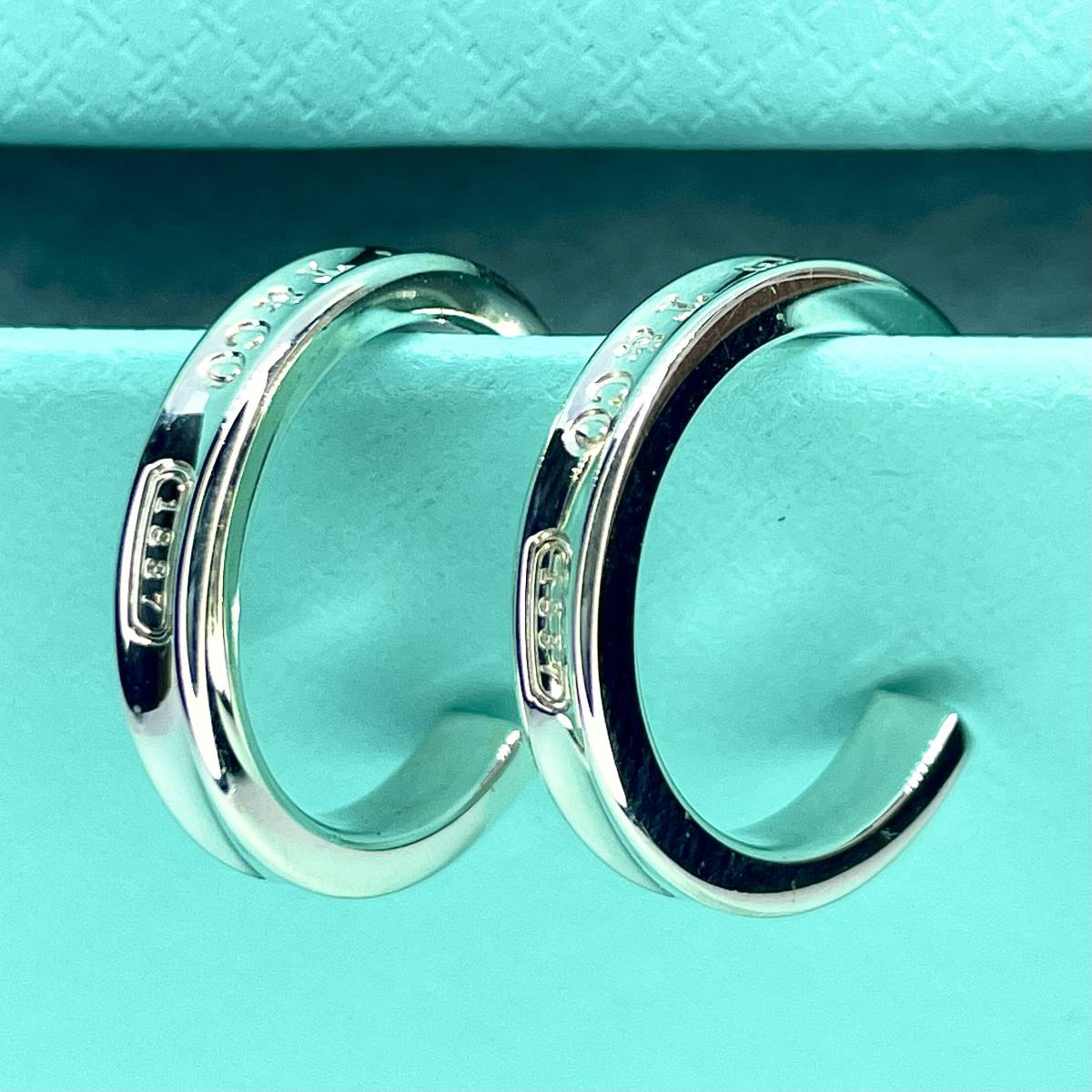 ティファニー 1837　ナロー　フープ　スモール ピアス　シルバー 925 ★286