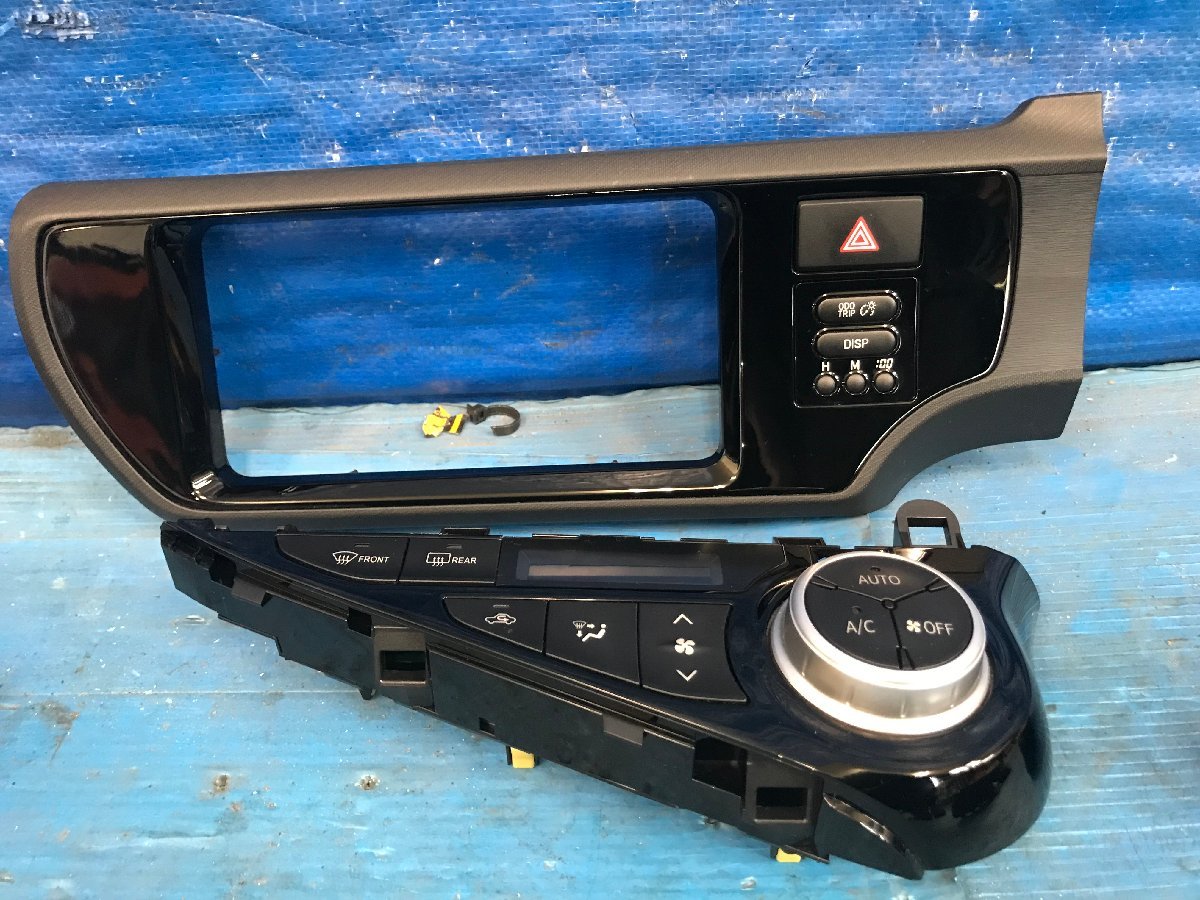 トヨタ アクア NHP10 オーディオパネル エアコンスイッチパネル