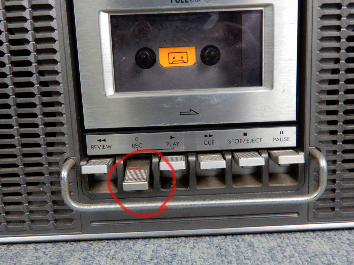 Victor RC-828 ラジカセ ビクター RC-828 – 臨場感あふれるバイホニックサウンド | 【昭和