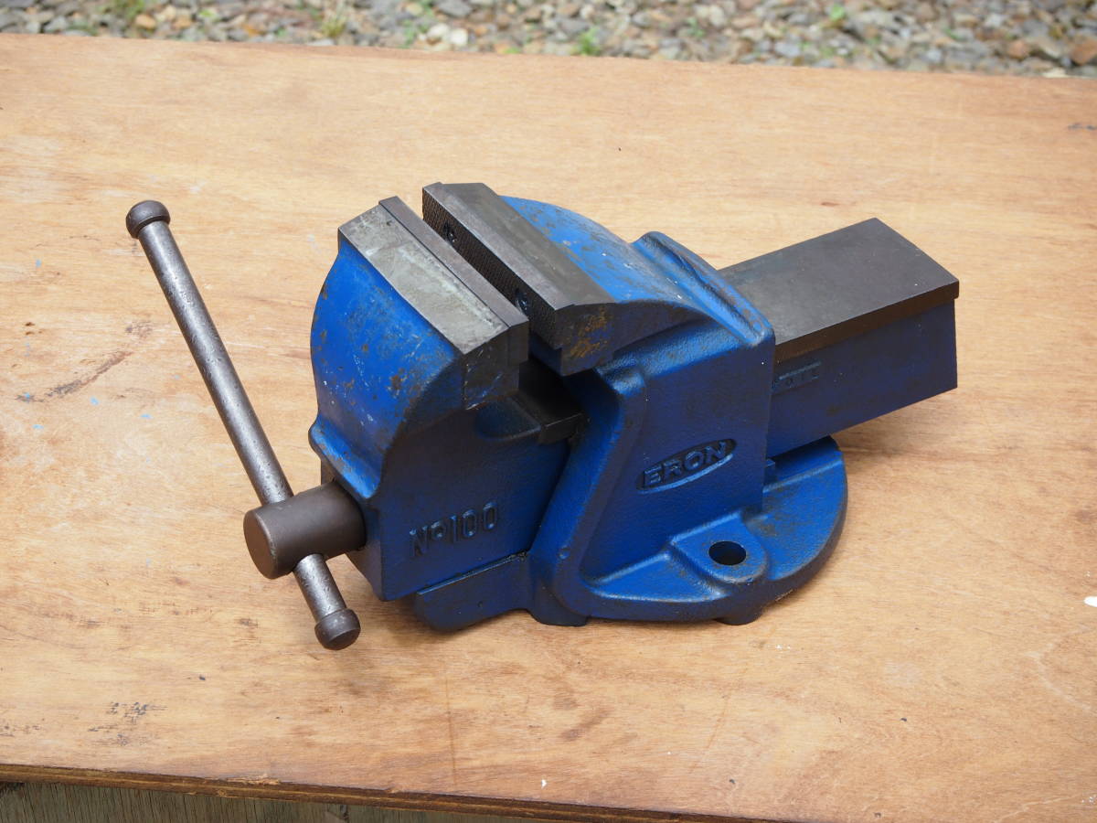 送無】ナベヤ ERON No 100 バイス 万力 100mm リード型バイス(強力角胴