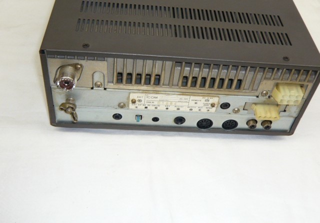 アイコム IC-721 ○AM/FMユニット UI-7 内蔵 100W HFトランシーバ 現状