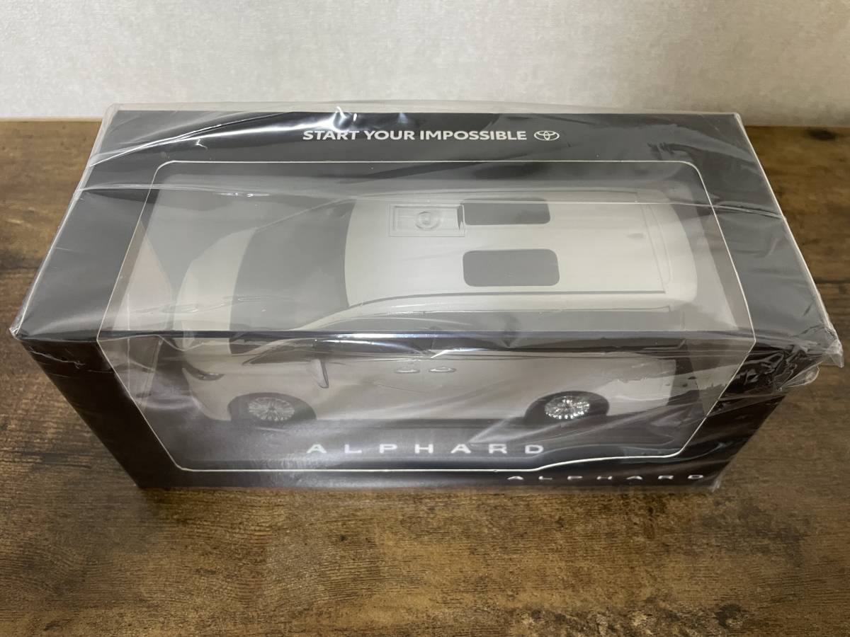 トヨタ 40アルファード 1/30 ミニカー 新品未使用未開封 非売品 新品未