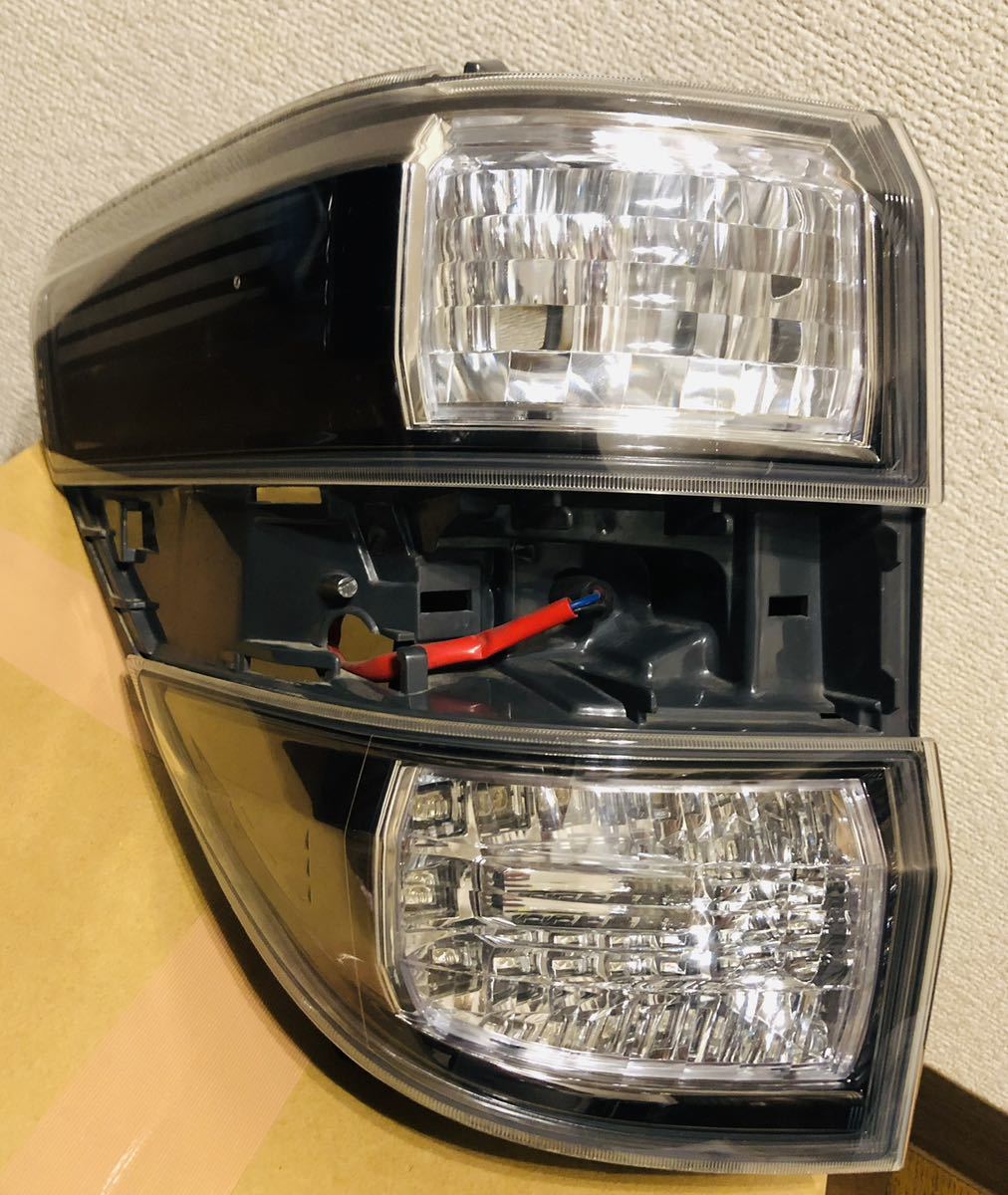 美品 20 後期 ヴェルファイア 純正 テール 左リアクォーター側 点灯確認済 美品☆使用歴短☆ 20 後期 ヴェルファイア 純正 テール 左