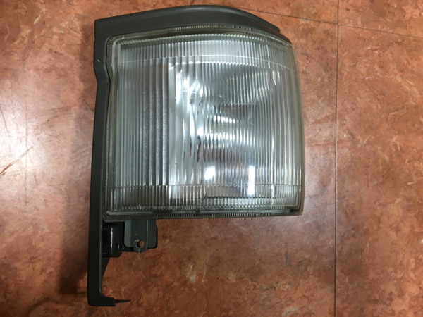 ハイエースバン 100系 右 コーナーライト サイドライト 純正中古
